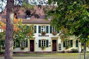 Rathaus Kleinblittersdorf Frontseite des historischen Rathauses